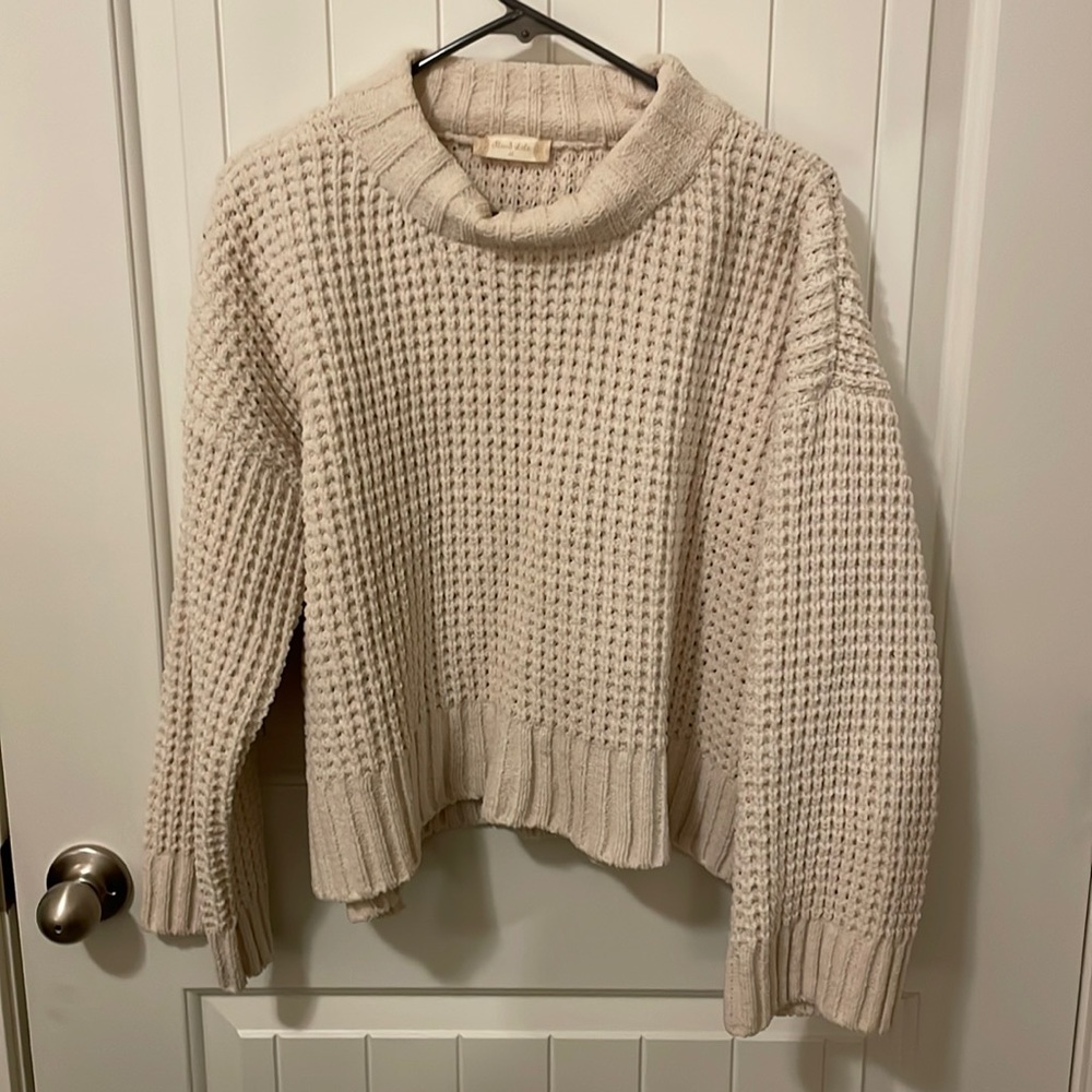 Cable knit sweater size medium
